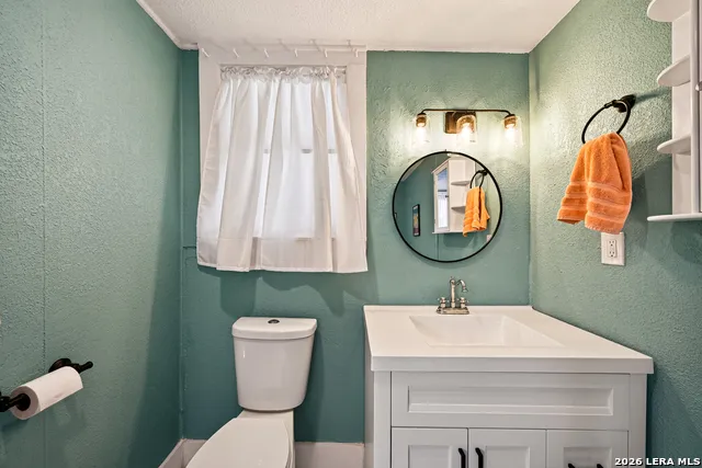 320 SECOND ST Comfort, TX 78013