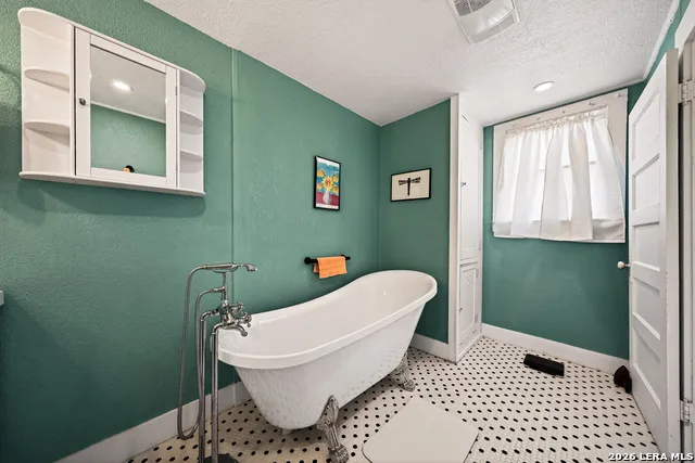 320 SECOND ST Comfort, TX 78013