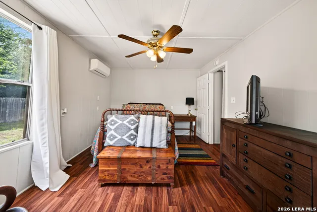 320 SECOND ST Comfort, TX 78013