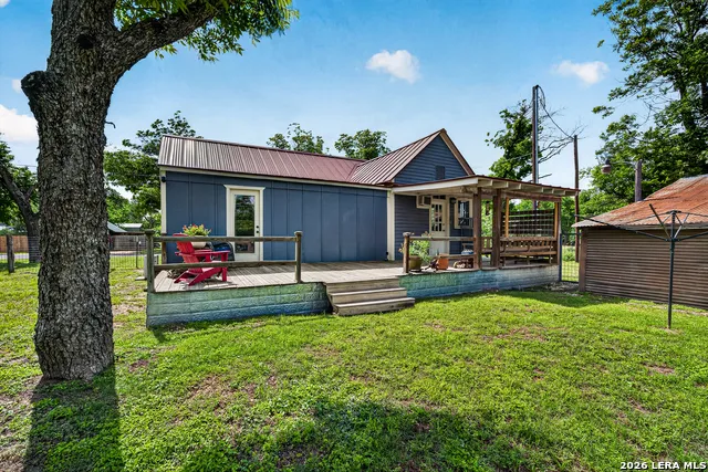 320 SECOND ST Comfort, TX 78013