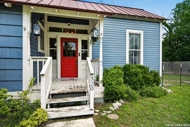 320 SECOND ST Comfort, TX 78013