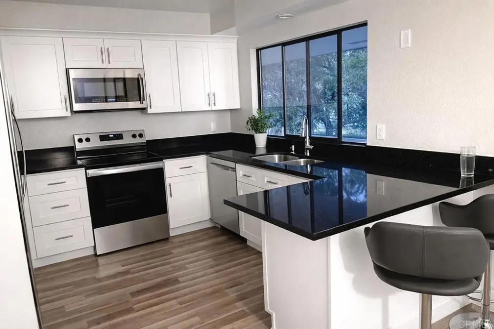2537 Navarra Drive #B11 Carlsbad, CA 92009