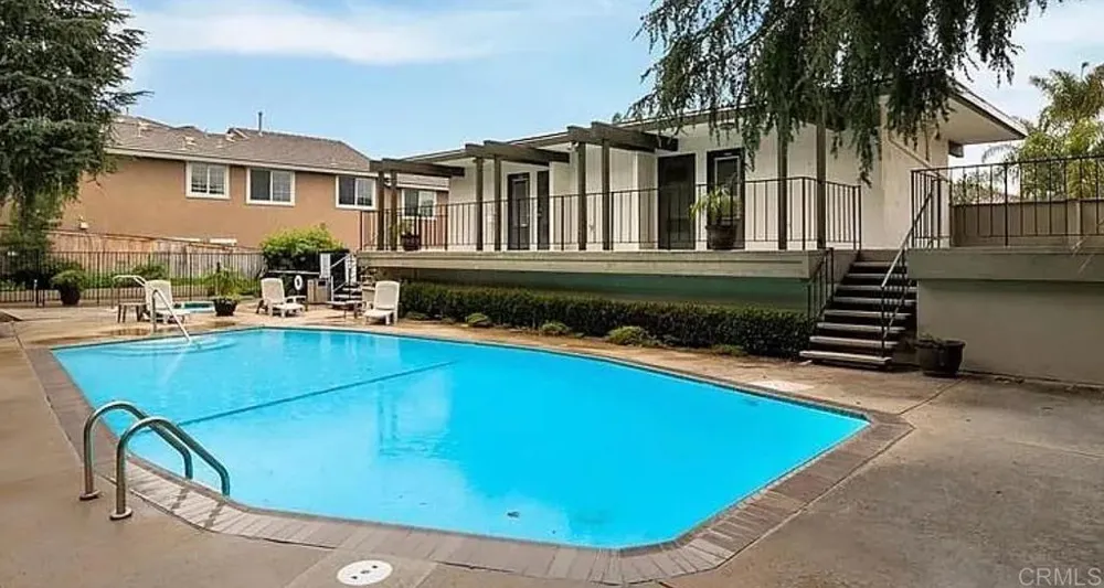 2537 Navarra Drive #B11 Carlsbad, CA 92009