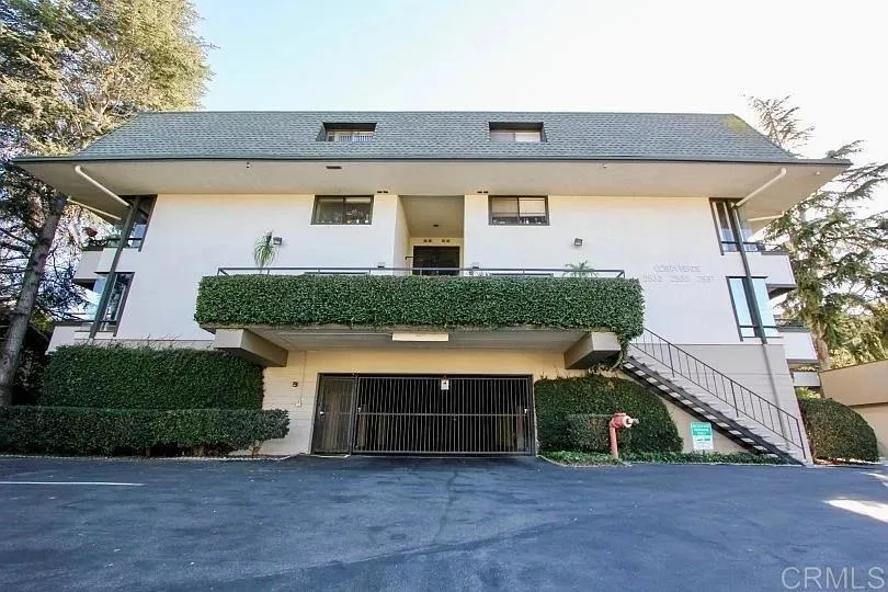 2537 Navarra Drive #B11 Carlsbad, CA 92009