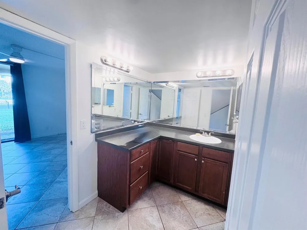 2820 TENNIS CLUB DRIVE #206 West Palm Beach, FL 33417