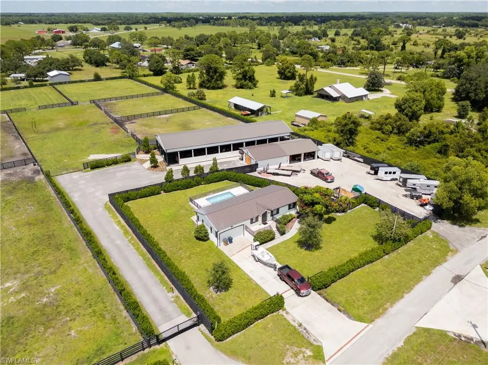 21531 N RIVER ROAD Alva, FL 33920