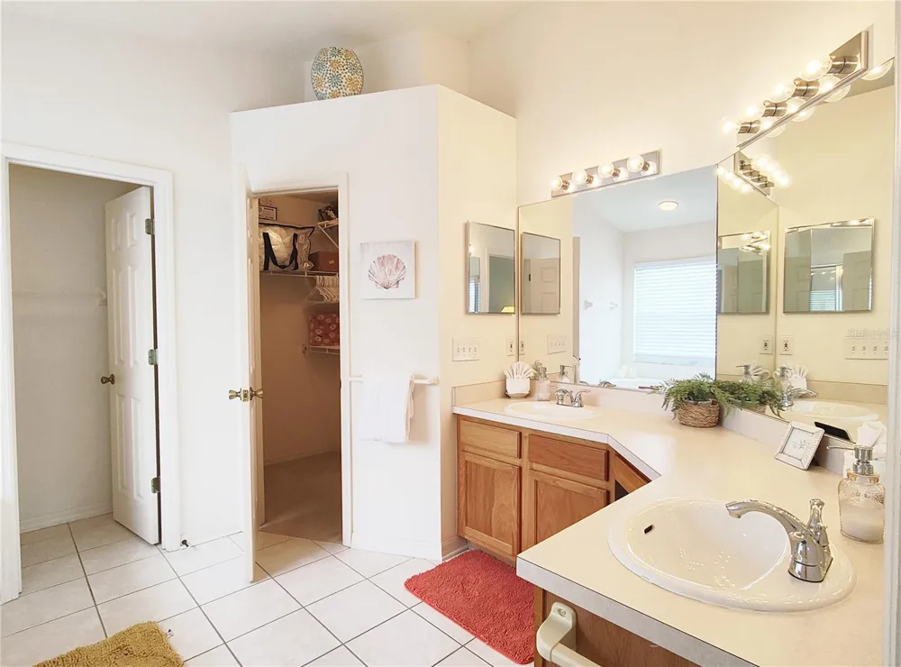 4614 TURTLE BAY TERRACE Bradenton, FL 34203