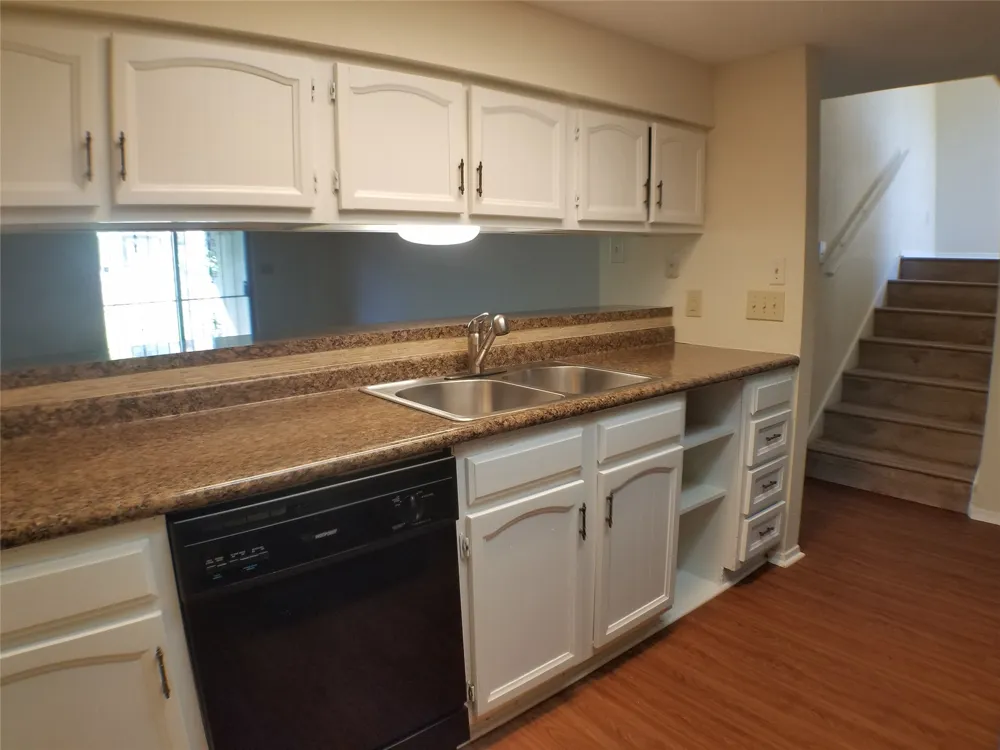 4908 Barkbridge Trail Austin, TX 78744