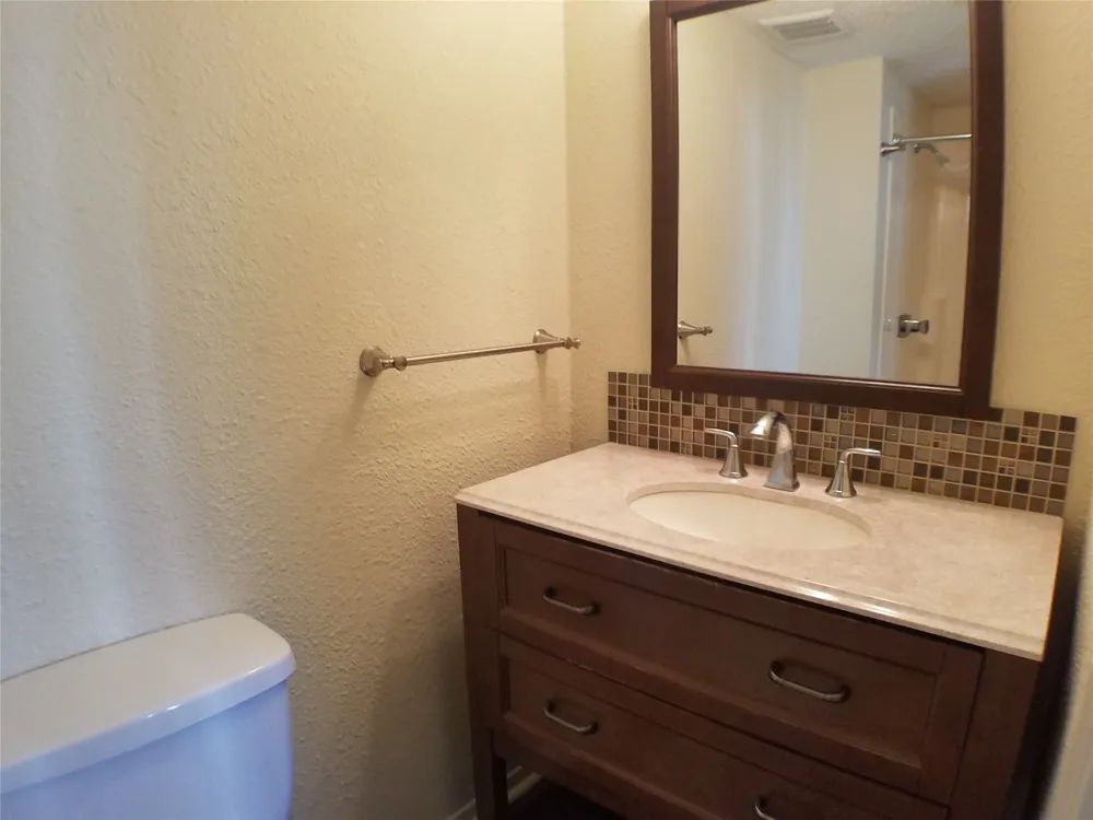 4908 Barkbridge Trail Austin, TX 78744