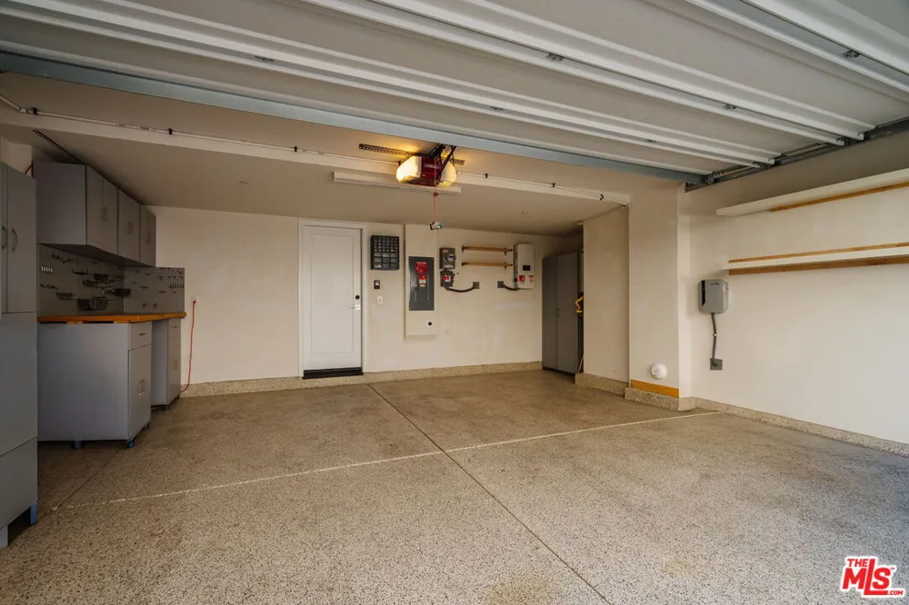 2911 W Exposition Place Los Angeles, CA 90018