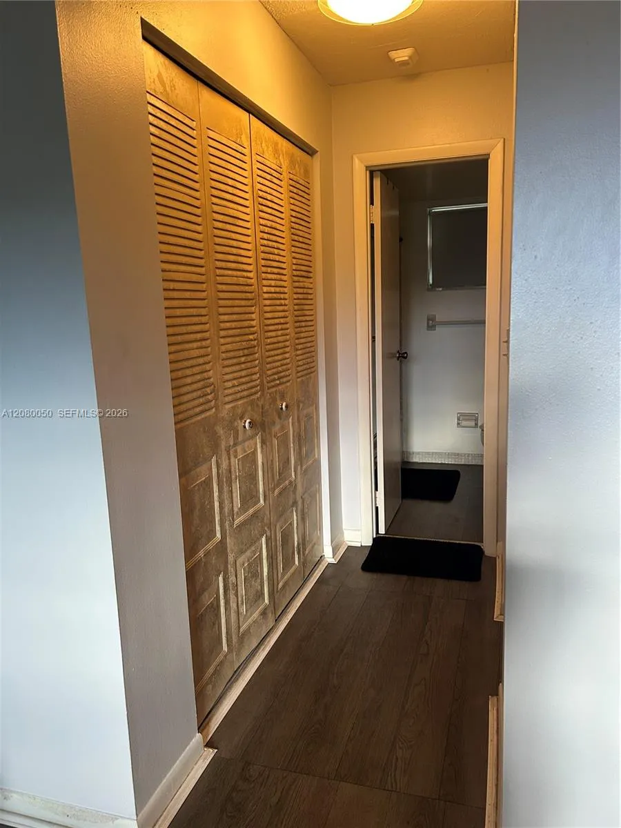410 SE 2nd St #318 Hallandale Beach, FL 33009