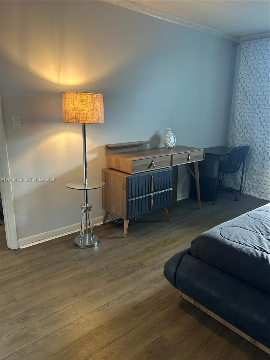 410 SE 2nd St #318 Hallandale Beach, FL 33009