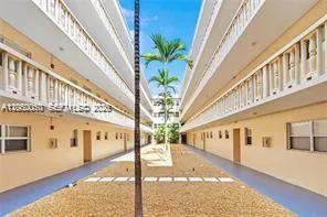 410 SE 2nd St #318 Hallandale Beach, FL 33009