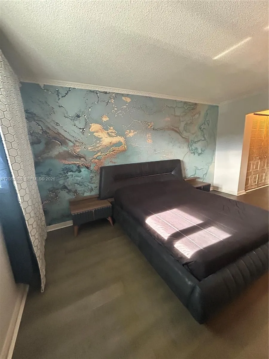 410 SE 2nd St #318 Hallandale Beach, FL 33009