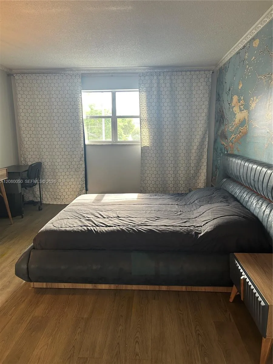 410 SE 2nd St #318 Hallandale Beach, FL 33009