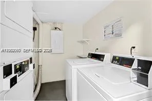 410 SE 2nd St #318 Hallandale Beach, FL 33009
