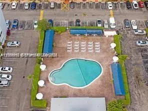 410 SE 2nd St #318 Hallandale Beach, FL 33009