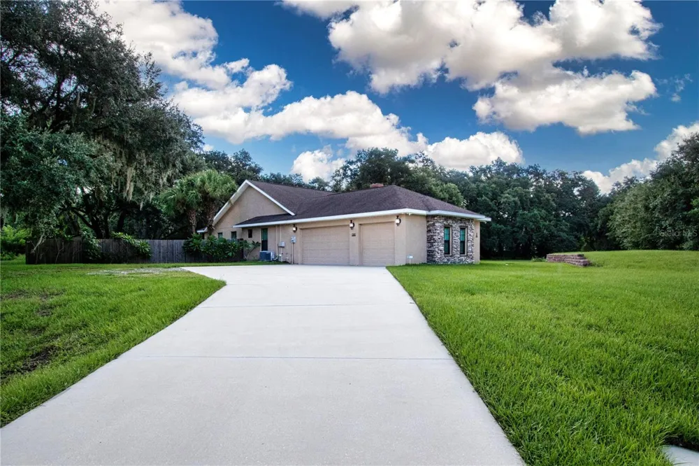 1605 BUTCH CASSIDY TRAIL Wimauma, FL 33598