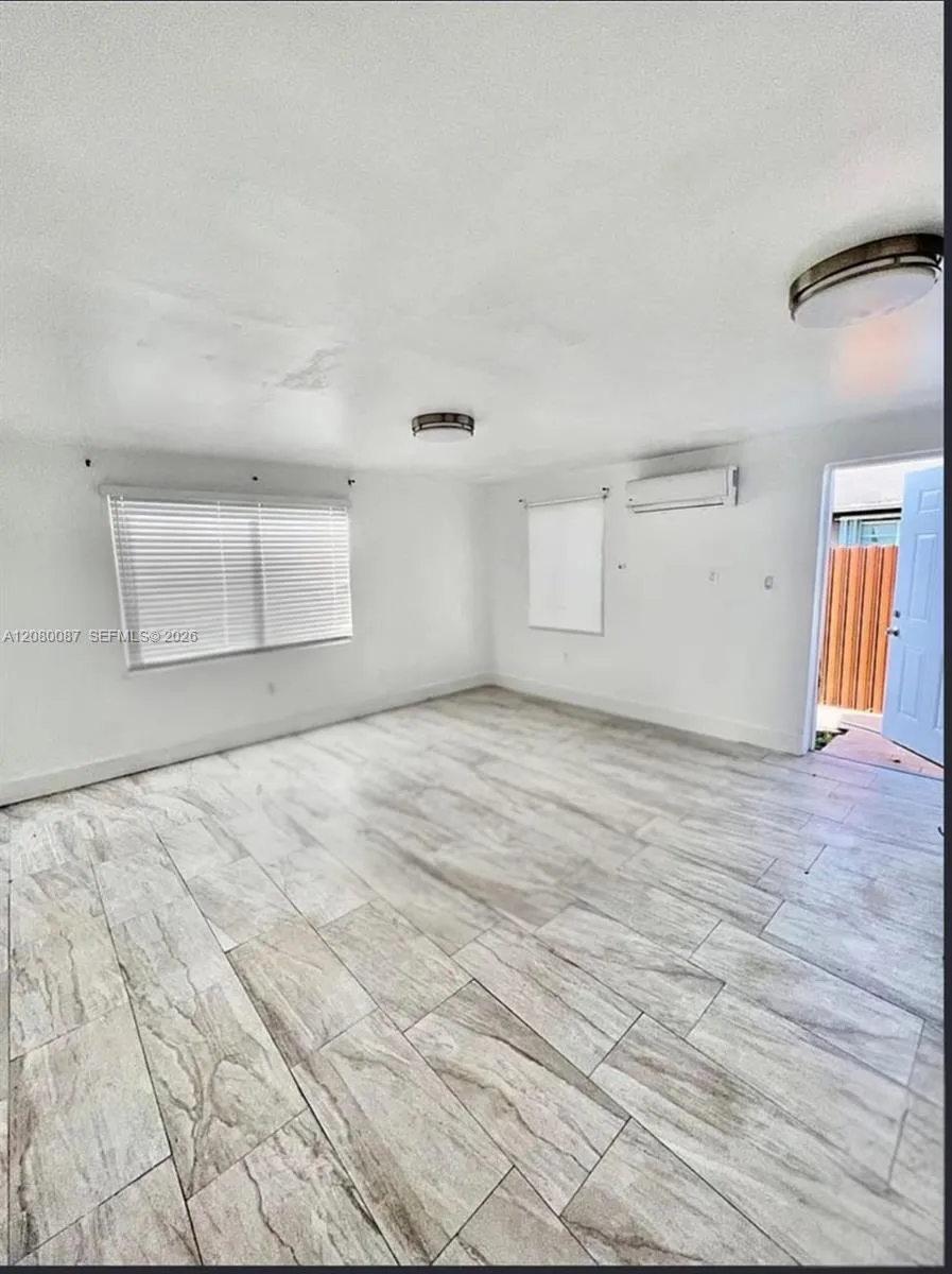 12445 NW 20th Ave Miami, FL 33167