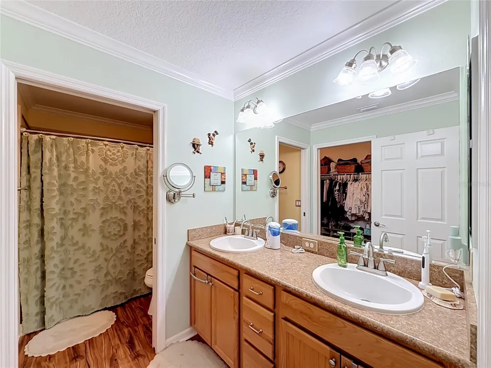 1016 MATTHEW AVENUE Lady Lake, FL 32159
