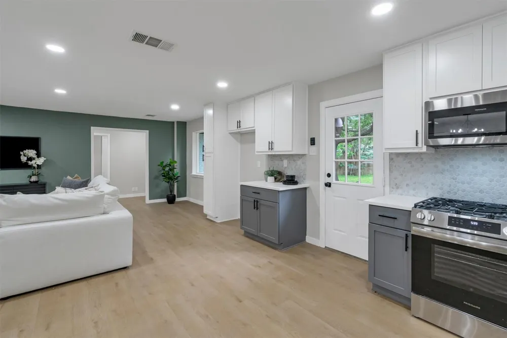 4815 Kelman Street Dallas, TX 75214