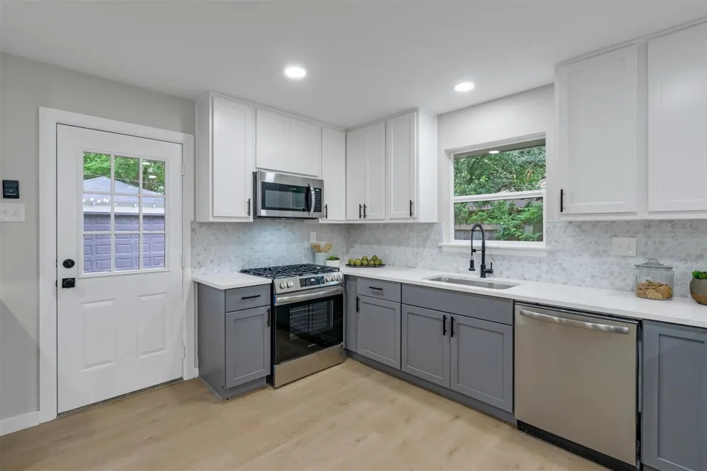 4815 Kelman Street Dallas, TX 75214