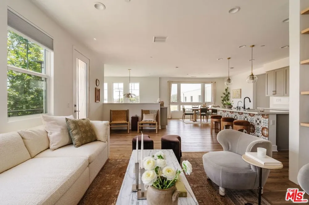 2911 W Exposition Place #1 Los Angeles, CA 90018