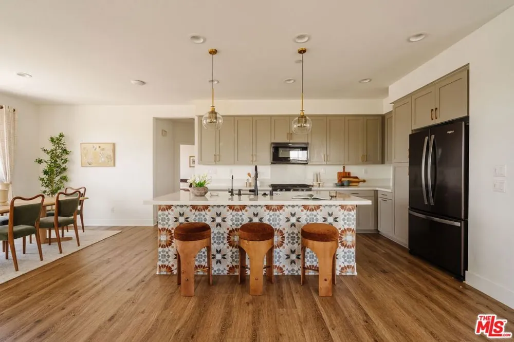 2911 W Exposition Place #1 Los Angeles, CA 90018