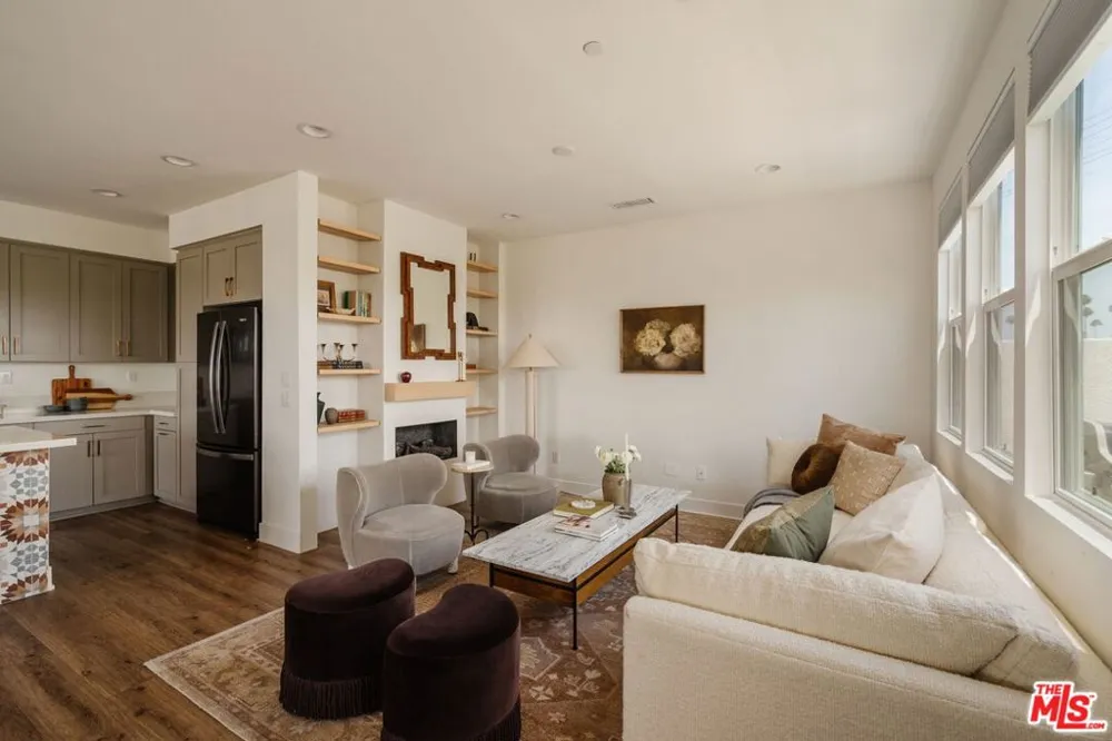 2911 W Exposition Place #1 Los Angeles, CA 90018