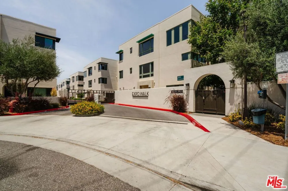 2911 W Exposition Place #1 Los Angeles, CA 90018