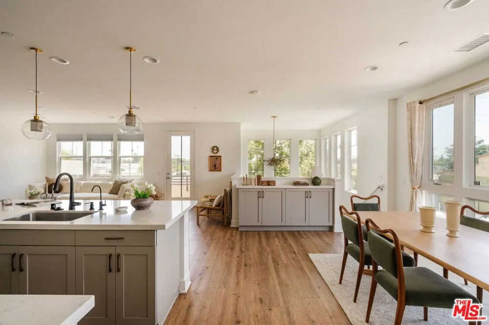 2911 W Exposition Place #1 Los Angeles, CA 90018