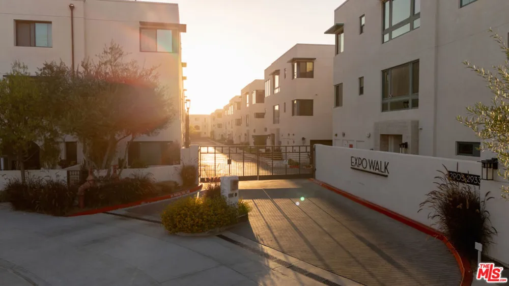 2911 W Exposition Place #1 Los Angeles, CA 90018