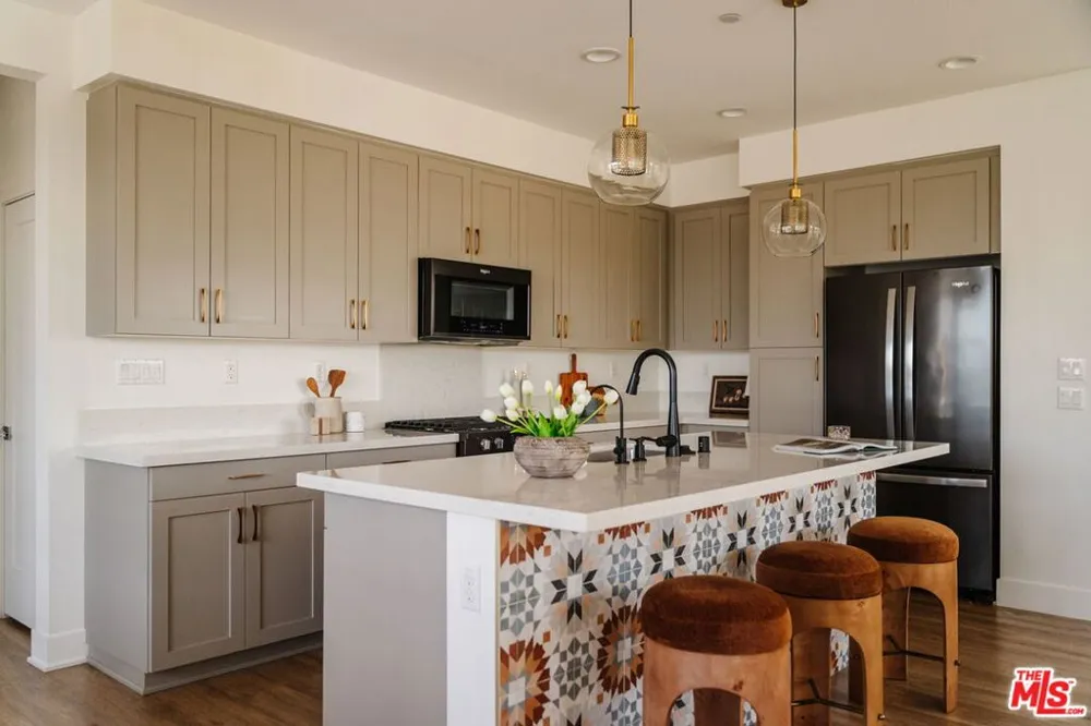 2911 W Exposition Place #1 Los Angeles, CA 90018