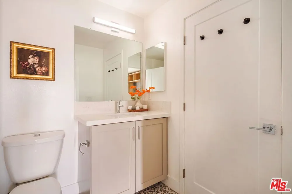 2911 W Exposition Place #1 Los Angeles, CA 90018