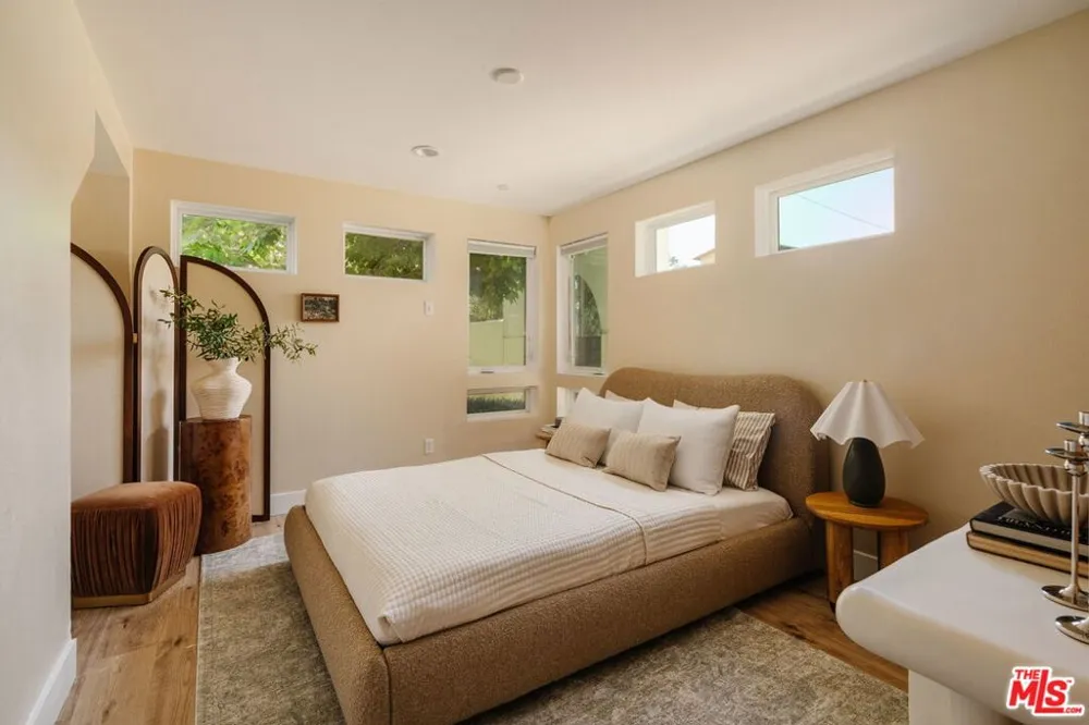 2911 W Exposition Place #1 Los Angeles, CA 90018