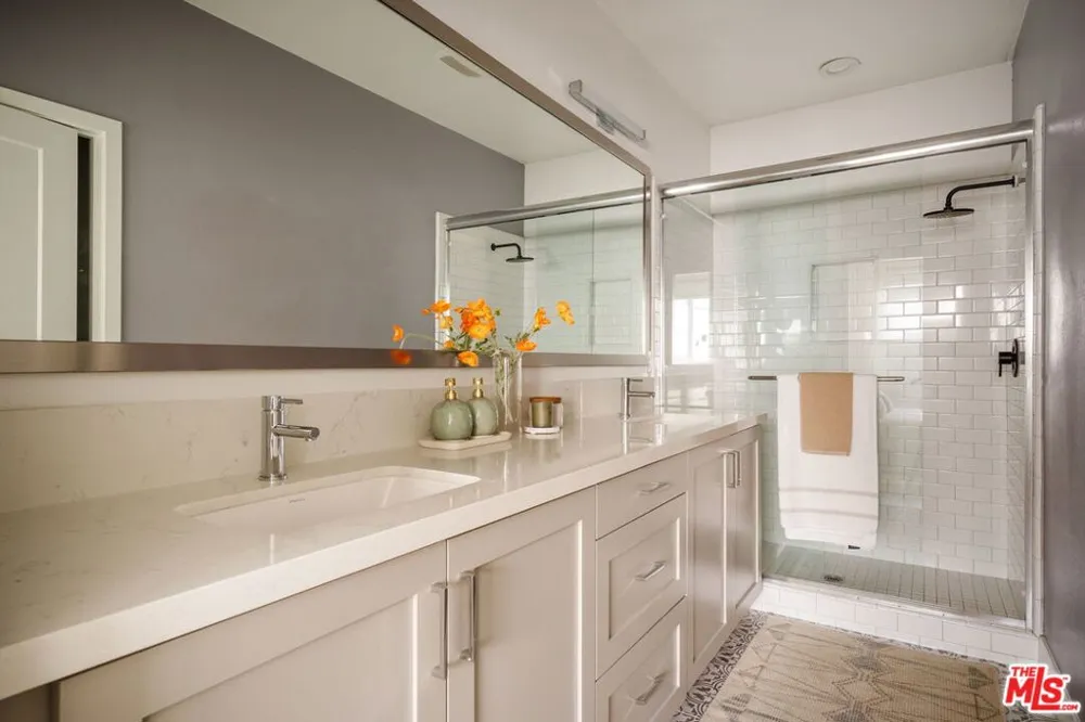 2911 W Exposition Place #1 Los Angeles, CA 90018