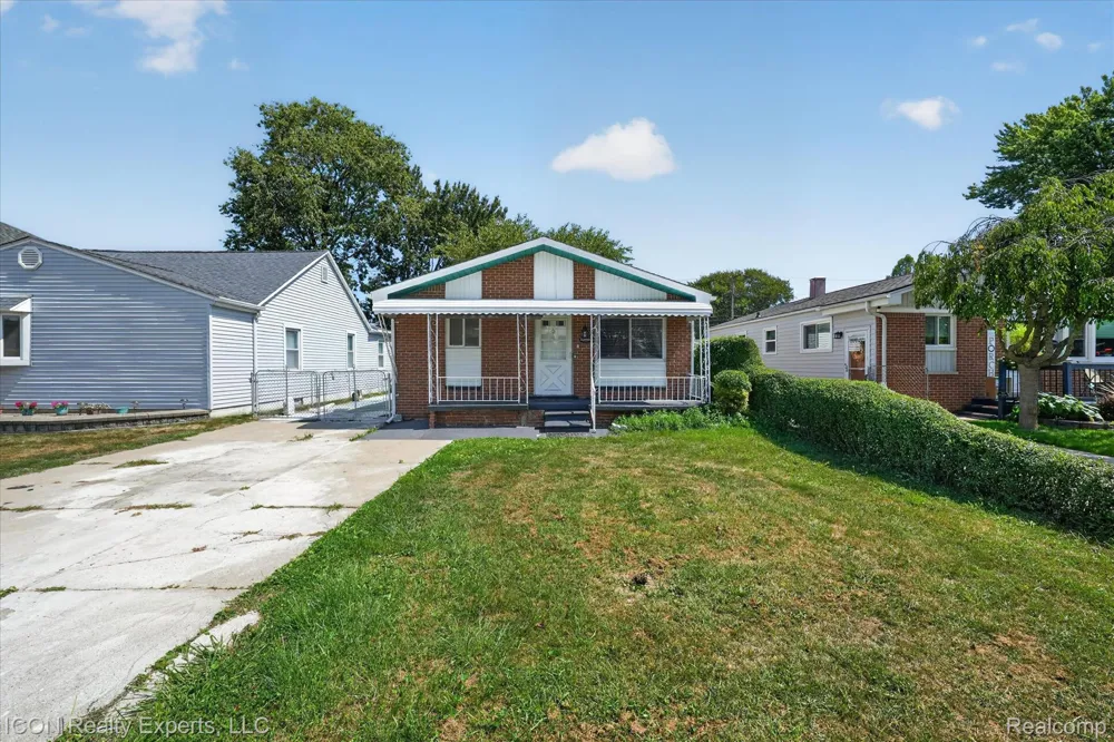 32000 Saint Margaret Street St Clair Shores City, MI 48082