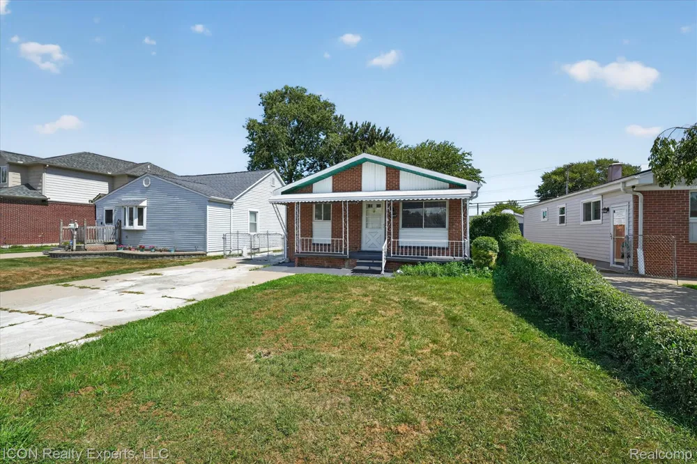 32000 Saint Margaret Street St Clair Shores City, MI 48082