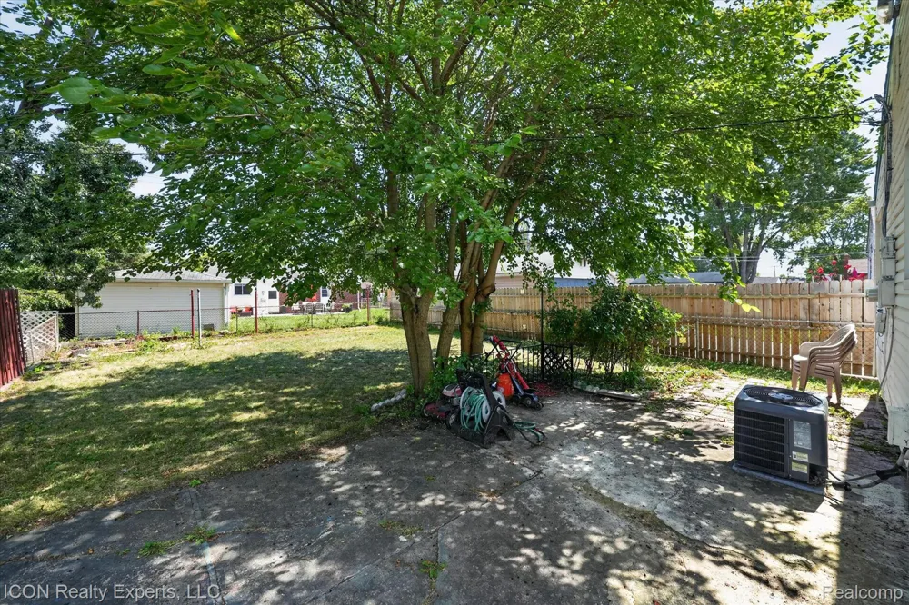 32000 Saint Margaret Street St Clair Shores City, MI 48082
