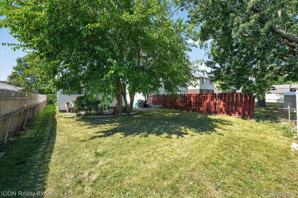 32000 Saint Margaret Street St Clair Shores City, MI 48082