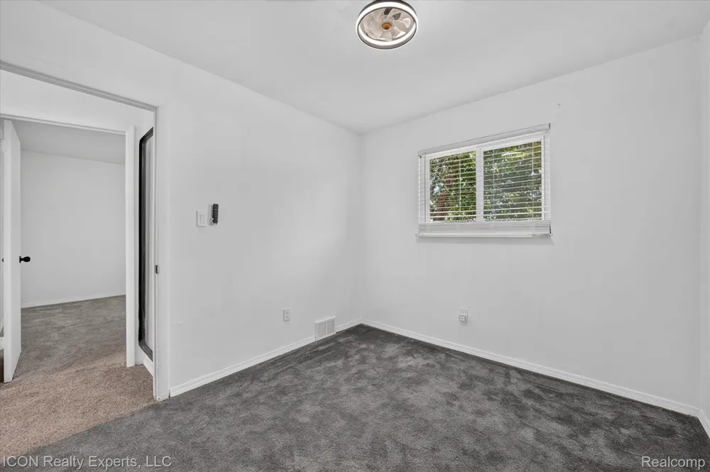 32000 Saint Margaret Street St Clair Shores City, MI 48082
