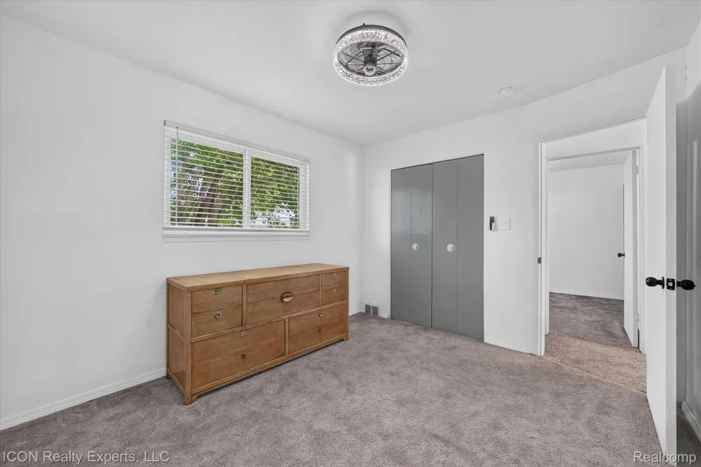 32000 Saint Margaret Street St Clair Shores City, MI 48082