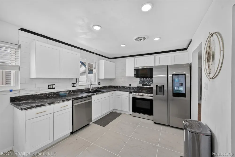 32000 Saint Margaret Street St Clair Shores City, MI 48082