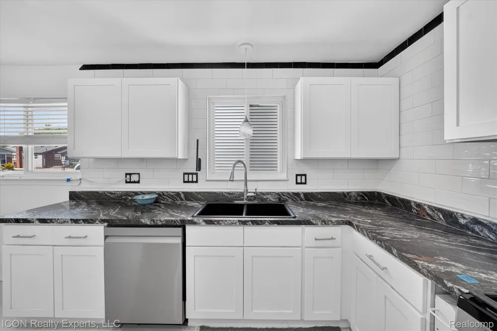 32000 Saint Margaret Street St Clair Shores City, MI 48082