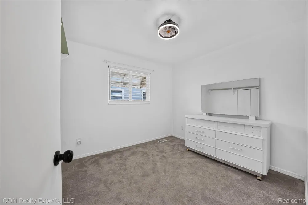 32000 Saint Margaret Street St Clair Shores City, MI 48082