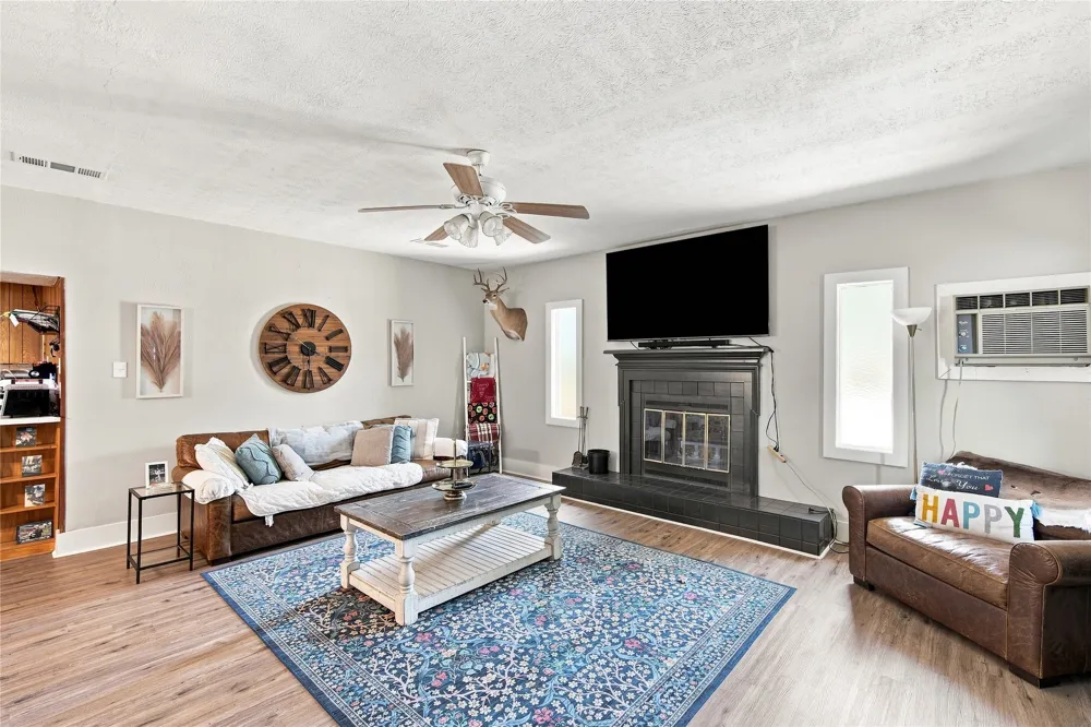 7094 Horseshoe Bend Trail Weatherford, TX 76087