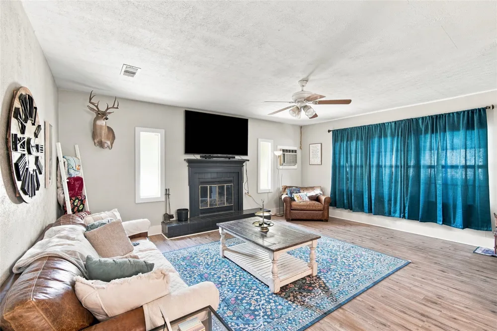 7094 Horseshoe Bend Trail Weatherford, TX 76087