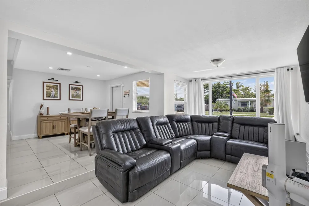 1633 NE 51st Court Pompano Beach, FL 33064