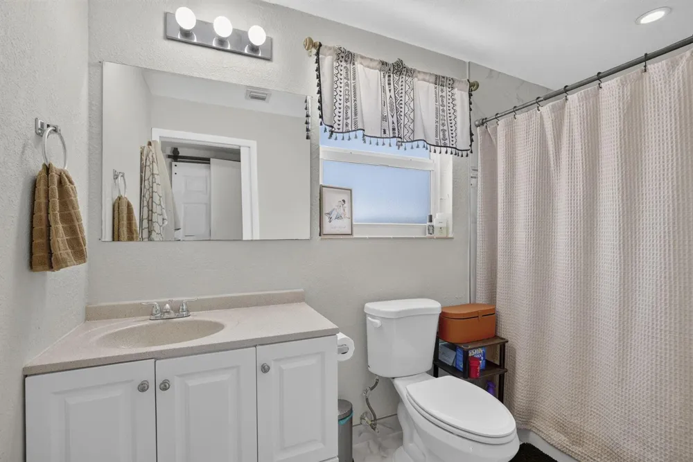 1633 NE 51st Court Pompano Beach, FL 33064