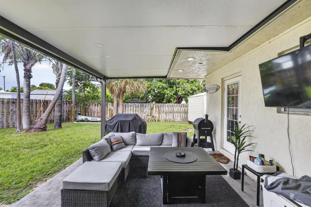 1633 NE 51st Court Pompano Beach, FL 33064